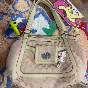 Coach EXTREMELY RARE Coach pink cricket purse with silver hardware